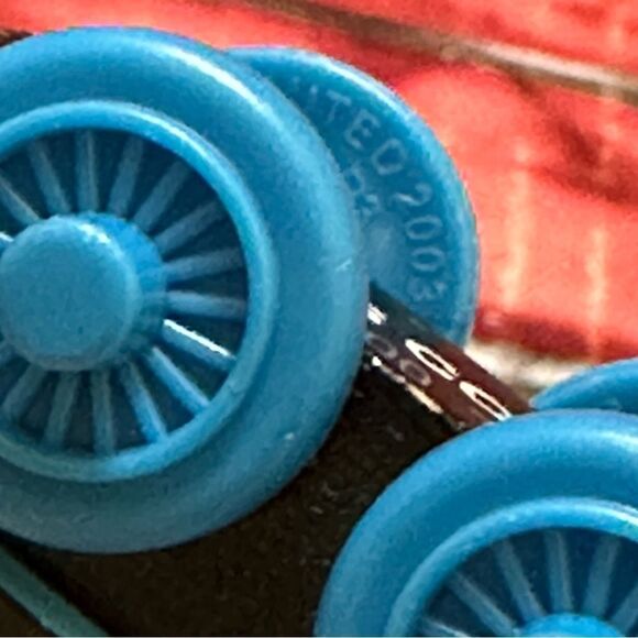 Thomas & Friends Railway wooden magnetic Thomas #1 Train - Picture 2 of 6